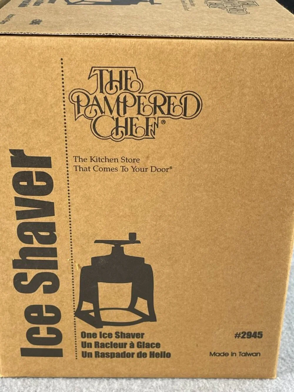 Pampered Chef Ice Shaver 2945 in Original box 2 Cups Lids Kitchen Gadgets Tools